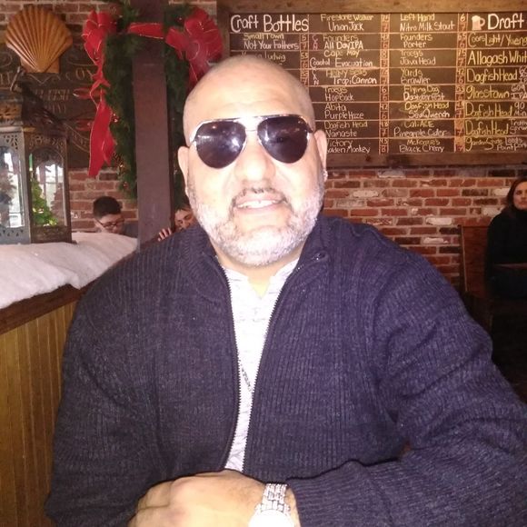 Meet your Posher, Carlos - Picture 1 of 1